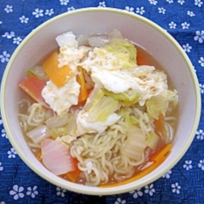 白菜とにんじんの卵とじラーメン